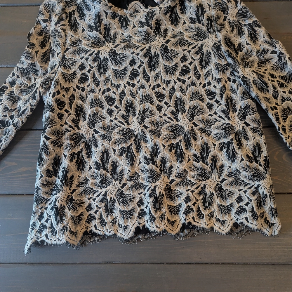 dRA Los Angeles Greyer Floral Lace Blouse Black White Size Medium